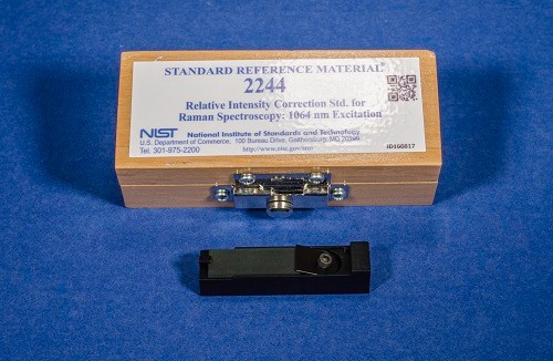 SRM 2244  拉曼光譜的相對(duì)強(qiáng)度校正標(biāo)準(zhǔn)：1064 nm激發(fā)標(biāo)準(zhǔn)品